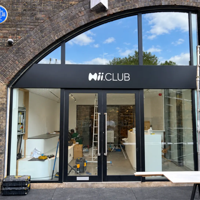 mii-club-shopfront-sign