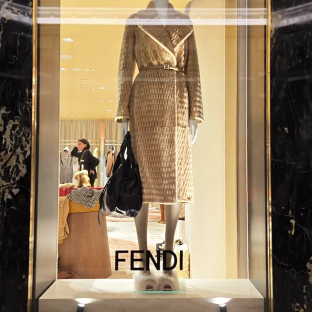 fendi vinyl lettering shop window westfield