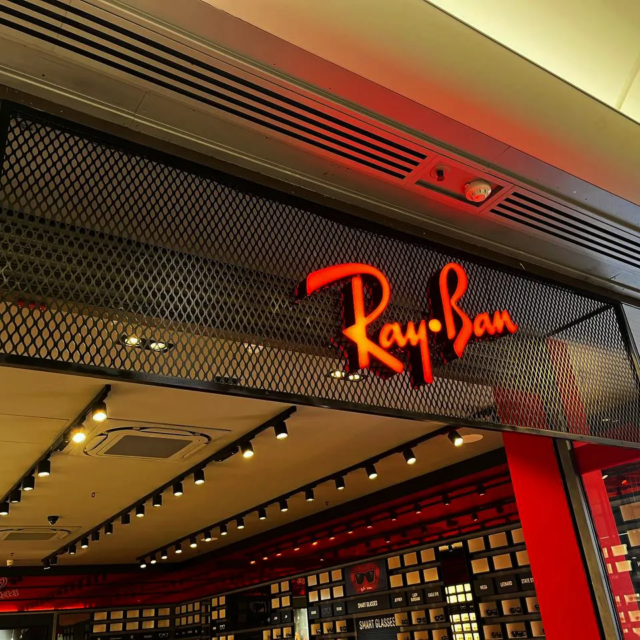 shopping centre branded signage rayban shopping centre branded signage
